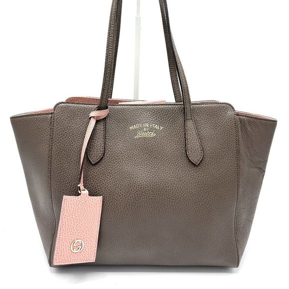 Gucci Handbags - Gucci Bicolor Pebbled Leather Medium Swing Tote